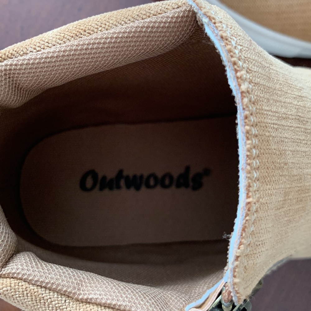 Women’s tan sneakers size 9 - Picture 3 of 4